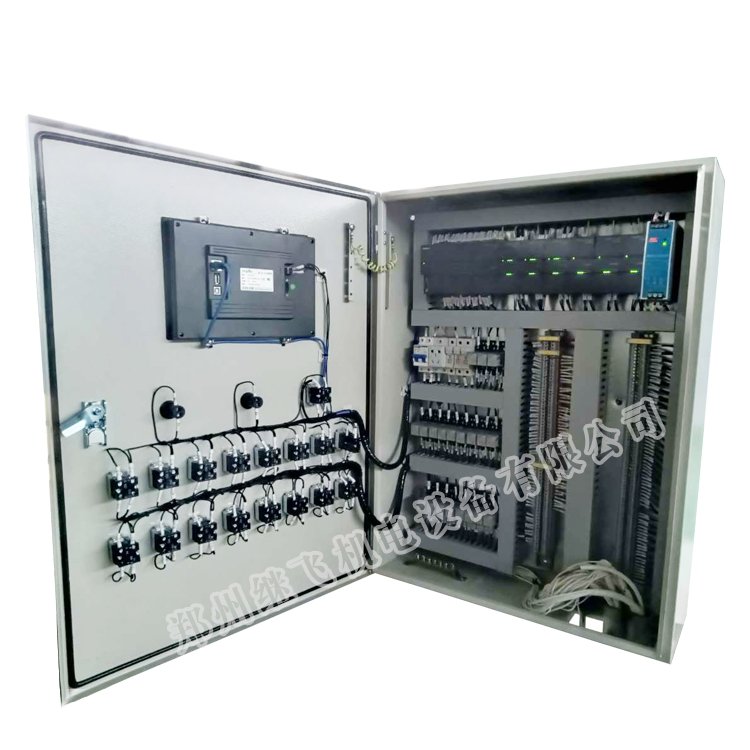 反應(yīng)釜PLC控制柜內(nèi)部