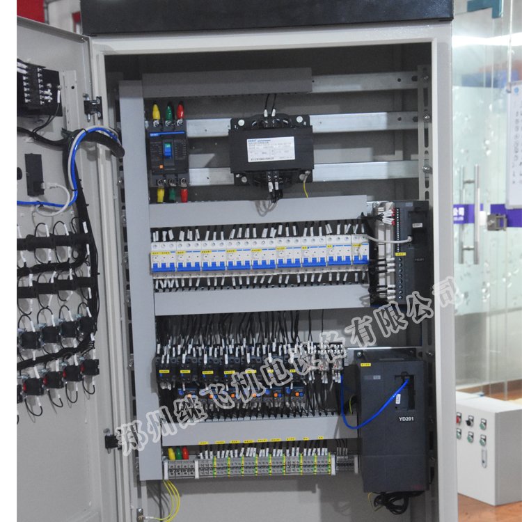 再生爐變頻控制柜細(xì)節(jié)